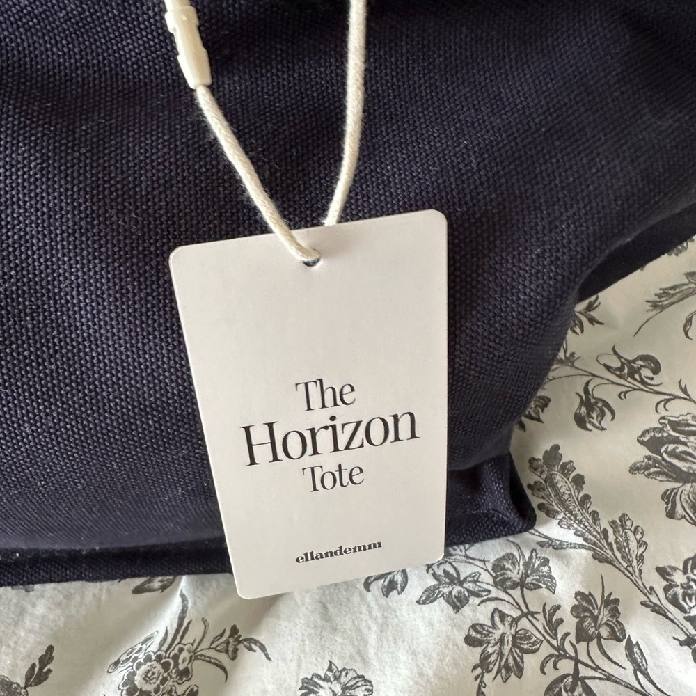 Ellandemm Horizon Tote Navy NWT - Picture 6 of 8